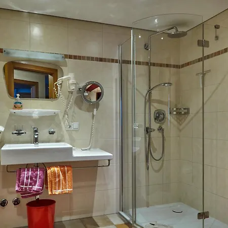 & Wassermann Inklusive Sommerbergbahnticket 3*